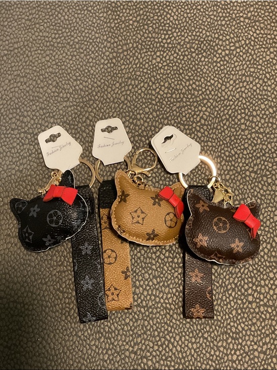 Accessories - NWT Designer Inspired Cute Cat Face Keychain/Purse Charm with Red Bows